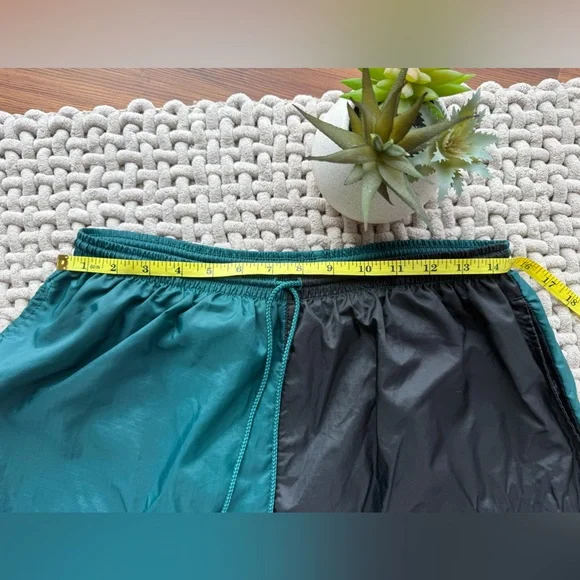 Nike Men's Retro Two-Tone Athletic Shorts in Black and Teal XL - Picture 5 of 15